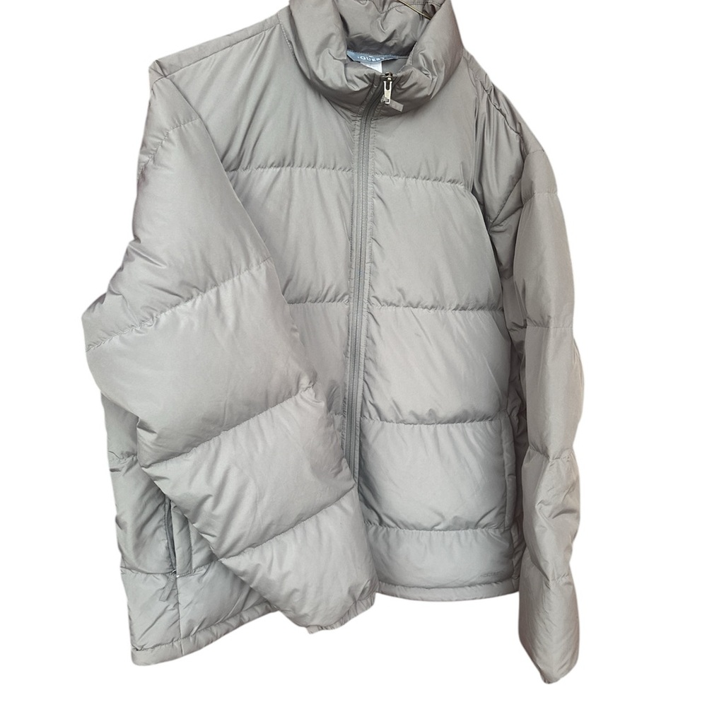 Quest Gray Puffer Jacket with High Collar and Insulated Design